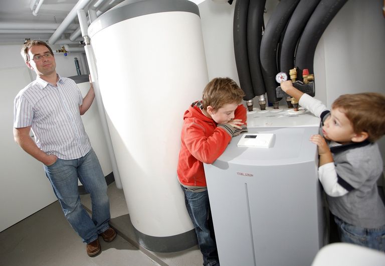 Elektroinstallation Elektrotechnik Installieren Hausbau Umbau Elektro Elektriker Verteiler Verteilerschrank Heizung Heizungstausch Heizung tauschen Wärmepumpe Pellets